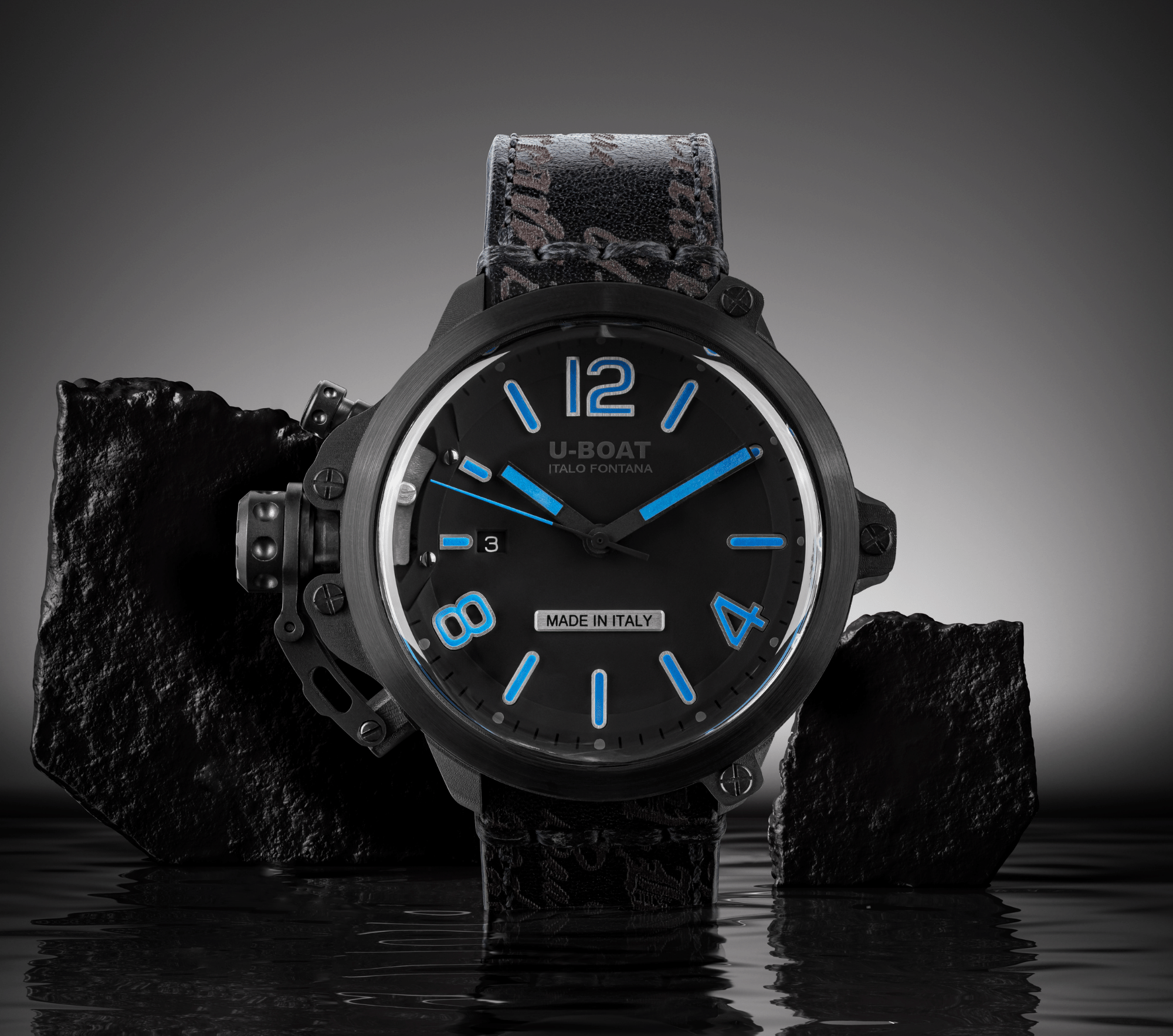 U-BOAT CAPSULE PVD BK BL (50mm) REF. 8806