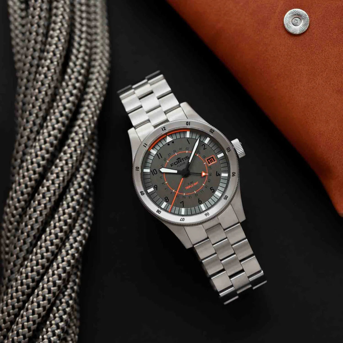 Fortis Flieger F-43 Triple GMT Titanium Orange F4260002