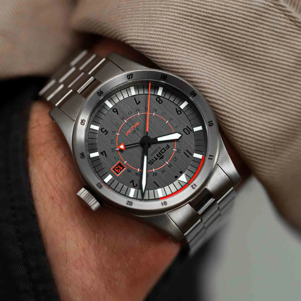 Fortis Flieger F-43 Triple GMT Titanium Orange F4260002
