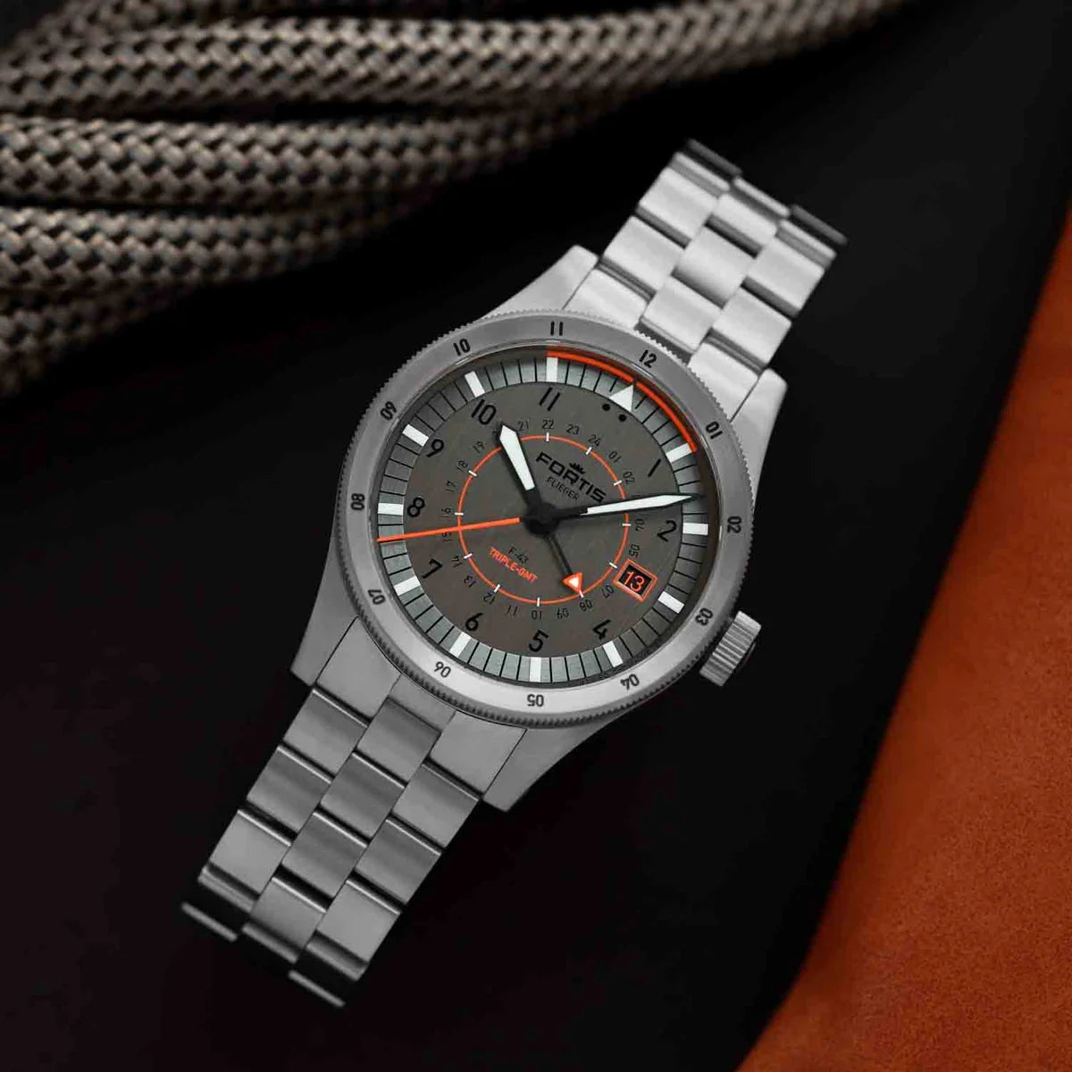 Fortis Flieger F-43 Triple GMT Titanium Orange F4260002