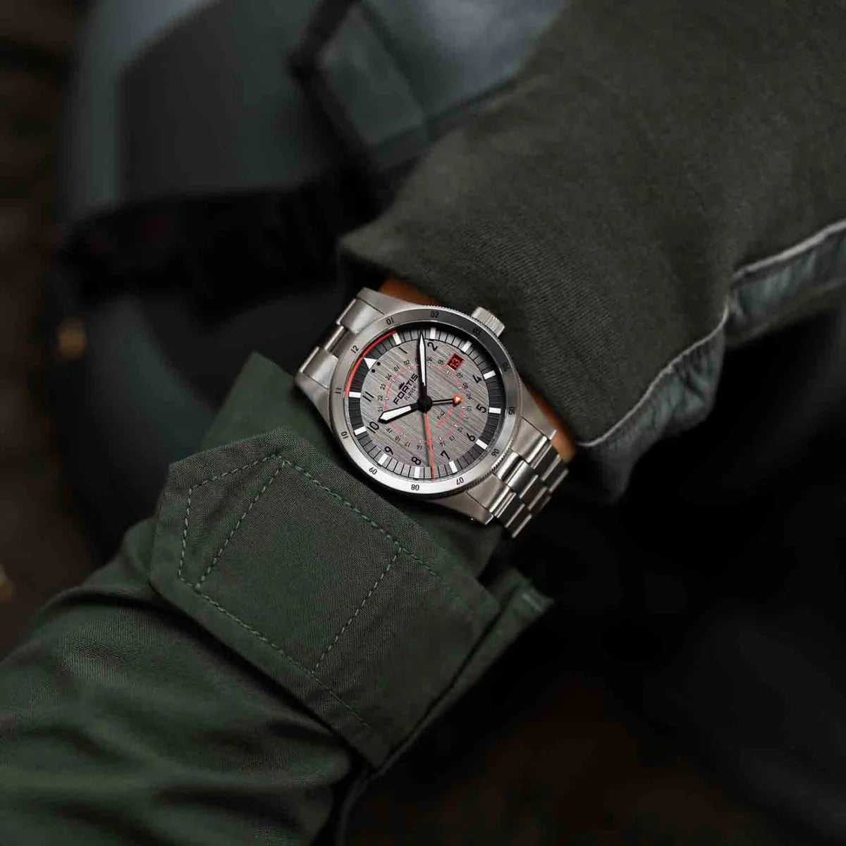 Fortis Flieger F-43 Triple GMT Titanium Orange F4260002