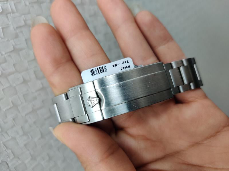 Rolex Oyster Perpetual Green Submariner HULK 41mm Pre Owned 116610LV