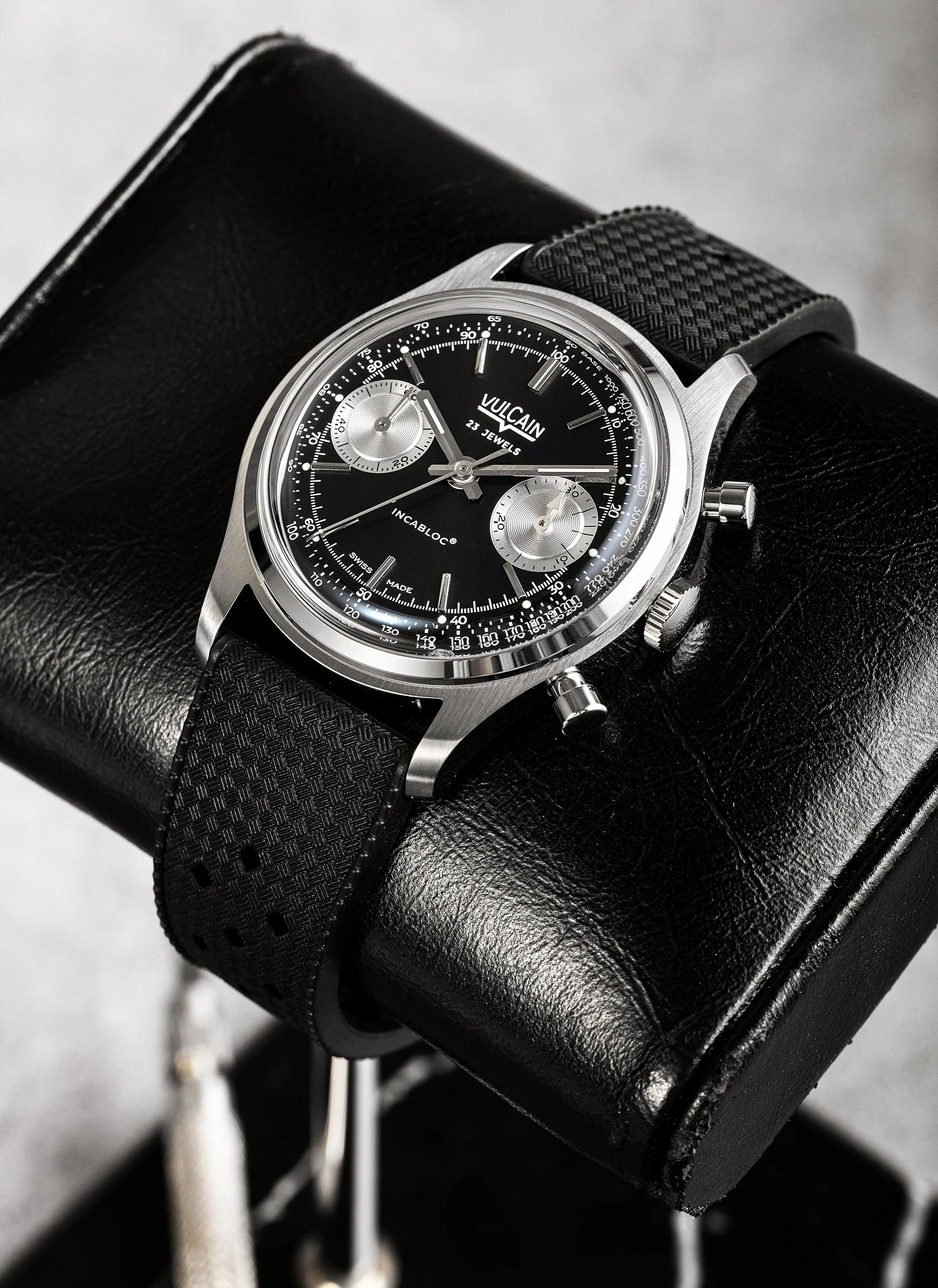 Vulcain Chronograph 1970's Black & Silver  (38mm) 640109A00.BAC201
