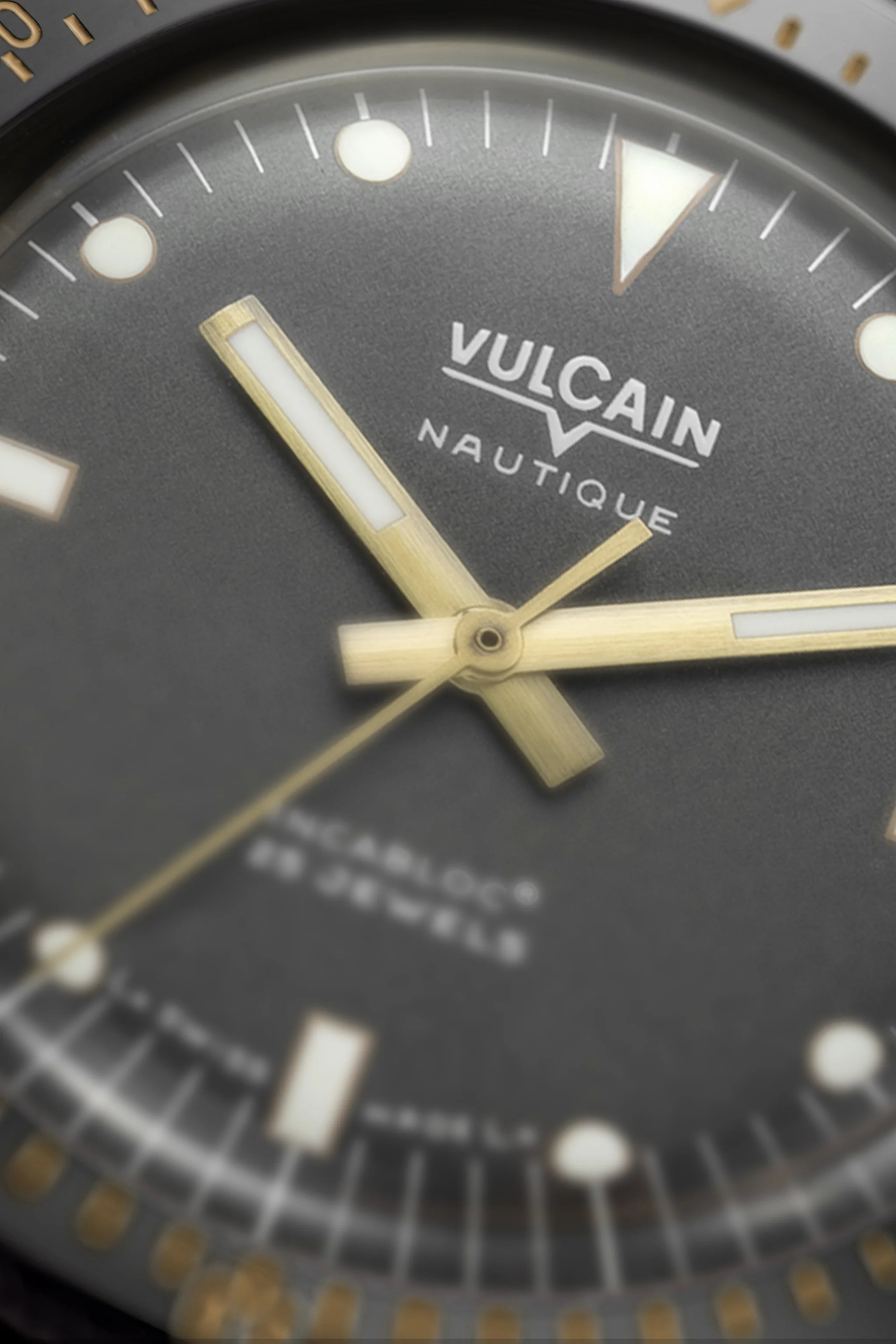 Vulcain Skindiver Bronze & Gray (38mm) 662170A17