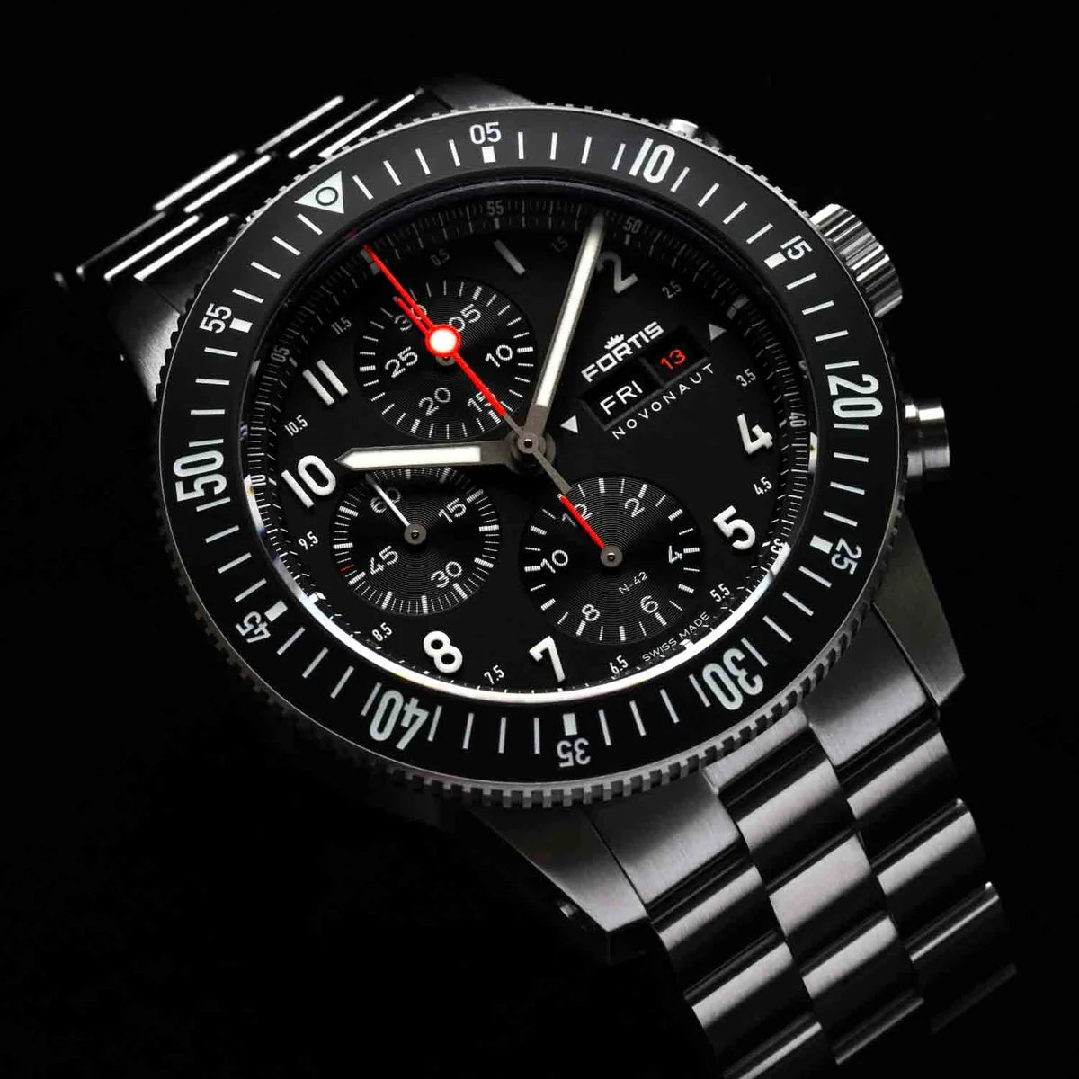 Fortis Novonaut N-42 Legacy on Block Bracelet F2040008