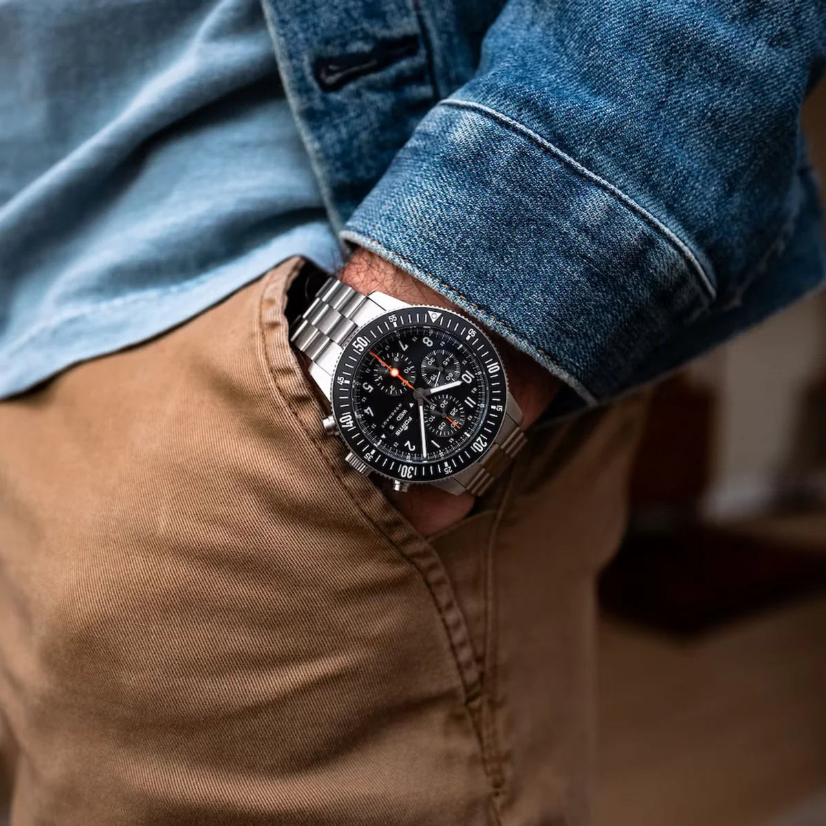 Fortis Novonaut N-42 Legacy on Block Bracelet F2040008