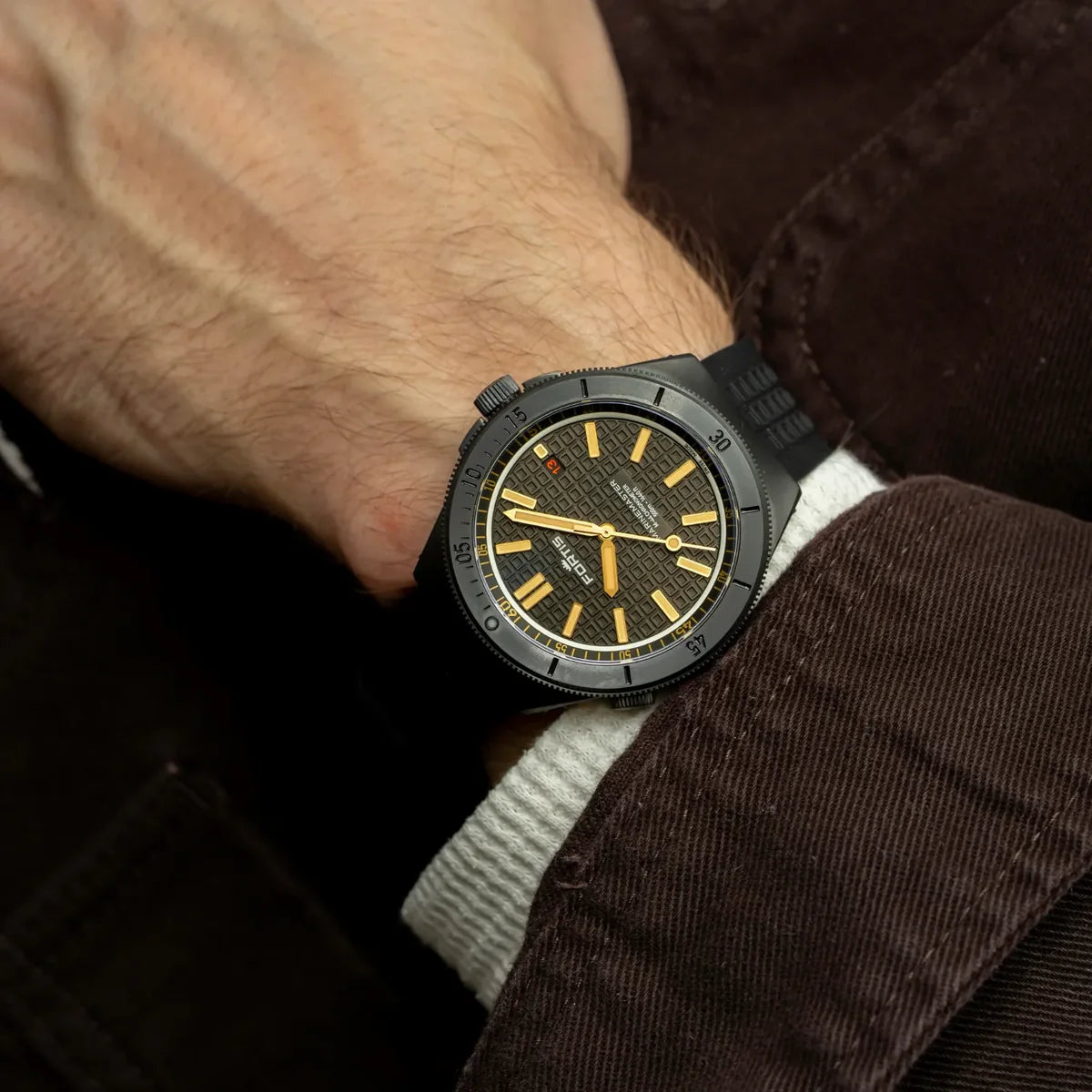 Fortis Marinemaster M-44 DLC Black Resin F8120031