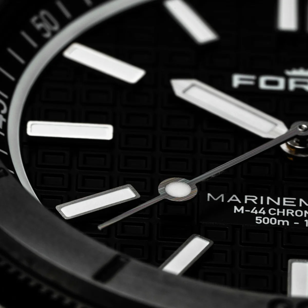 Fortis Marinemaster M-44 DLC Gravity Black F8120030