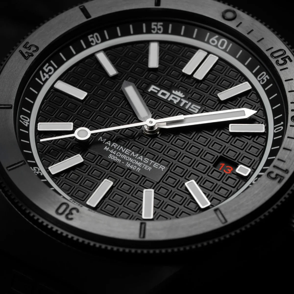 Fortis Marinemaster M-44 DLC Gravity Black F8120030