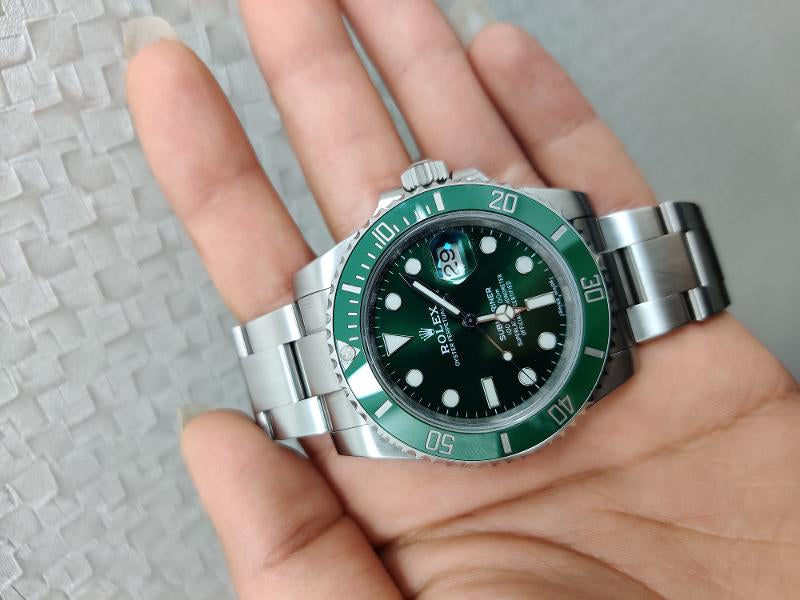 Rolex Oyster Perpetual Green Submariner HULK 41mm Pre Owned 116610LV